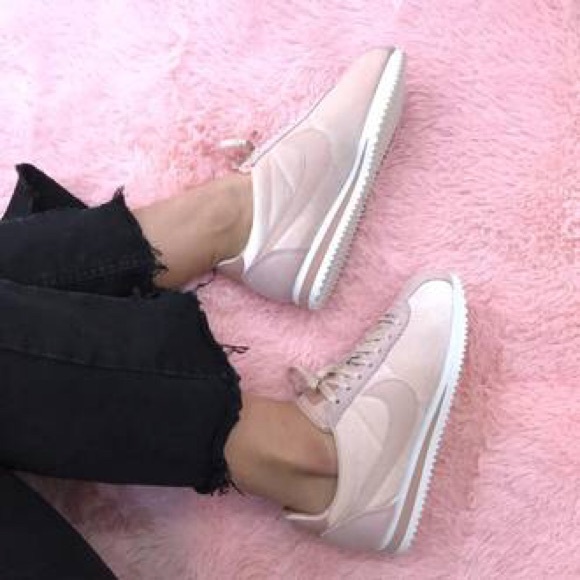 nike cortez blush pink